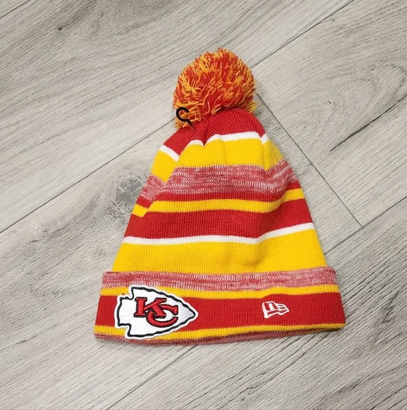 NEW NFL Kansas City Chiefs Striped Beanie with Pom Puff - Picture 4 of 7